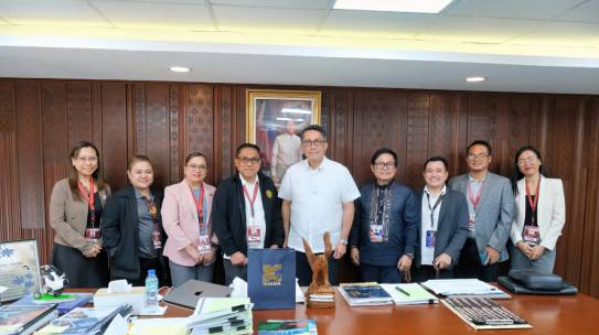 [𝗣𝗥𝗘𝗦𝗜𝗗𝗘𝗡𝗧 𝗜𝗡 𝗔𝗖𝗧𝗜𝗢𝗡] USeP, MinDA to forge partnership to boost disaster resilience and offer scholarship programs in law, medicine, and agriculture